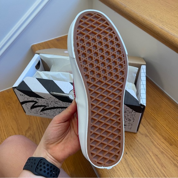 NWT Vans Vault OG Authentic LX in red / true white - Picture 15 of 16